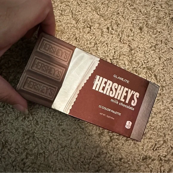 GLAMLITE Hersey’s milk chocolate palette - Picture 3 of 6